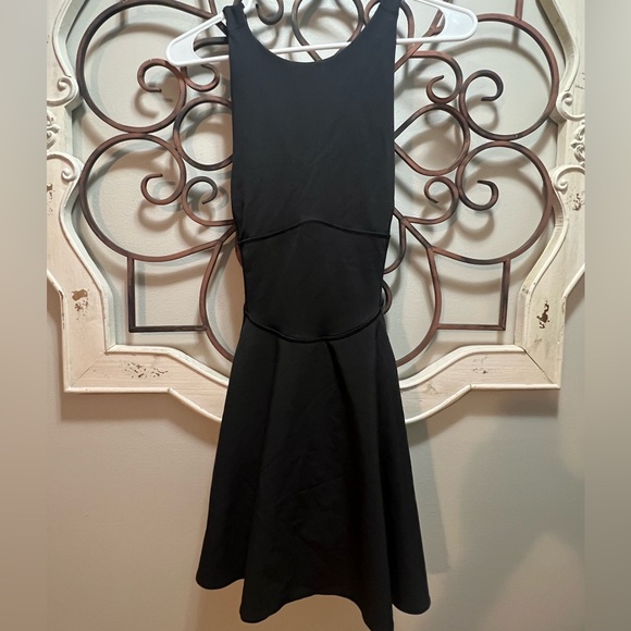 Lululemon court crush dress - Picture 6 of 7